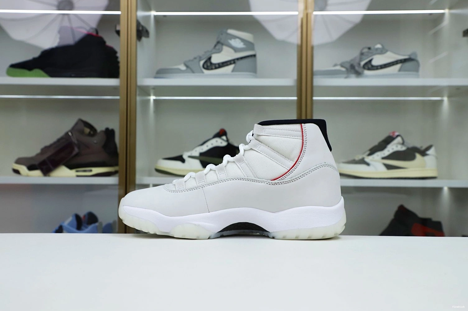 PLATINUM XI RETRO JORDAN 11 TINT AIR 1005